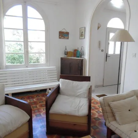 Pieds Dans L'eau Avec Terrasse, 4 Adultes Et 3 Enfants, - Fr-1-750-29 Villa