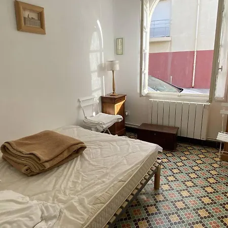 Pieds Dans L'eau Avec Terrasse, 4 Adultes Et 3 Enfants, - Fr-1-750-29 *