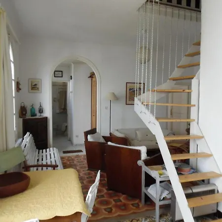 Pieds Dans L'eau Avec Terrasse, 4 Adultes Et 3 Enfants, - Fr-1-750-29 Villa *