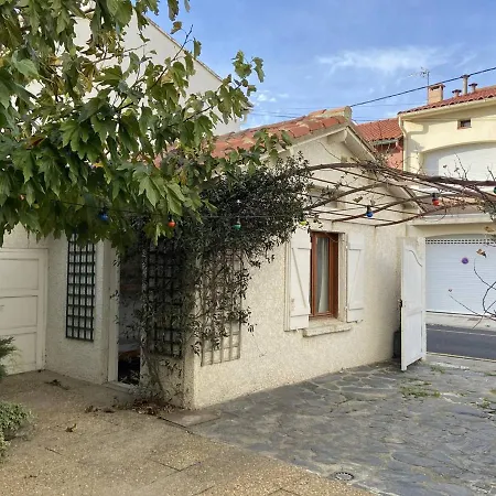 Villa Pieds Dans L'eau Avec Terrasse, 4 Adultes Et 3 Enfants, - Fr-1-750-29